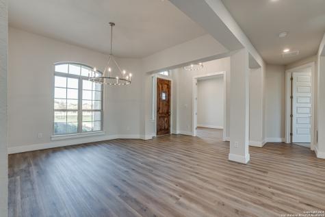 5014 Estates Oak Way San Antonio TX 78263