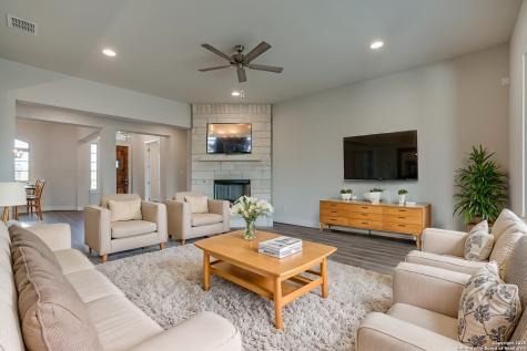 5014 Estates Oak Way San Antonio TX 78263