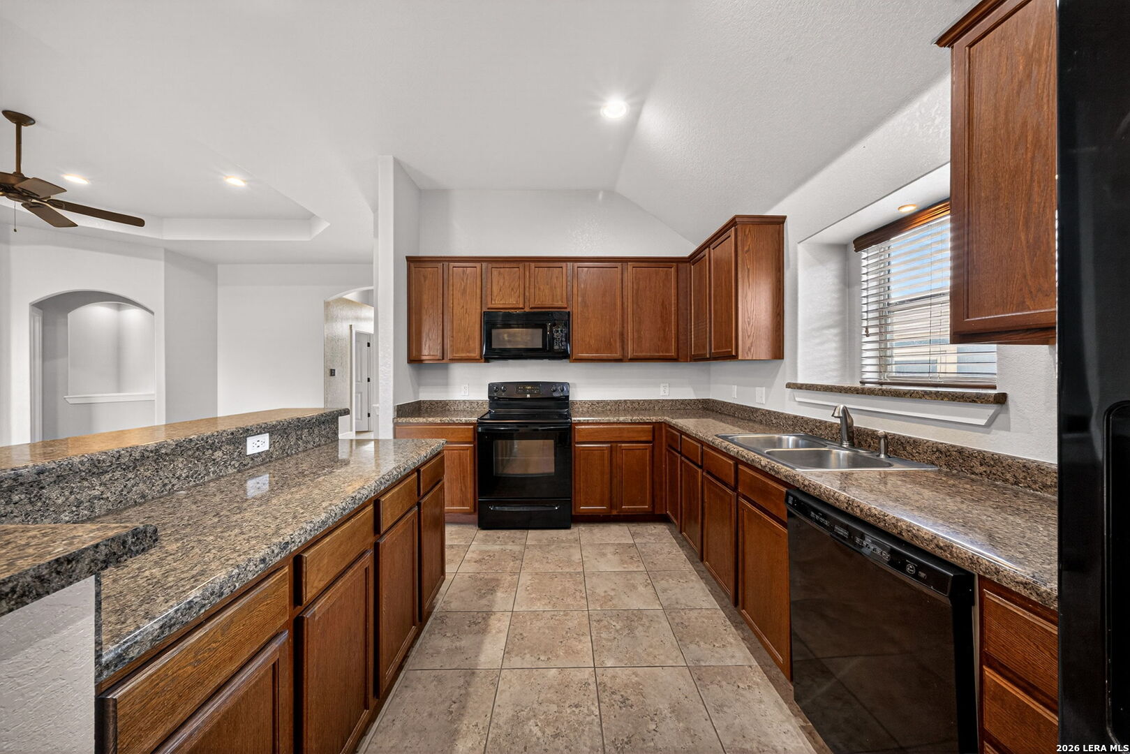 1835 Lost Trail Pleasanton TX 78064