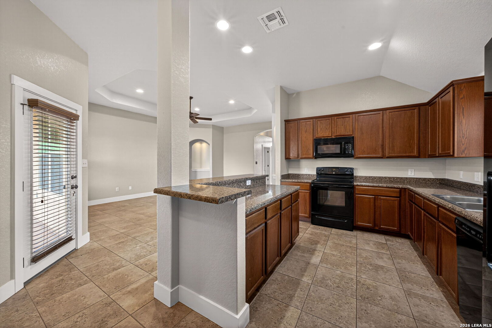 1835 Lost Trail Pleasanton TX 78064