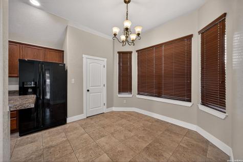 1835 Lost Trail Pleasanton TX 78064