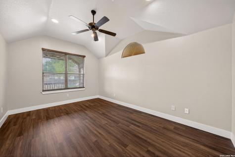 1835 Lost Trail Pleasanton TX 78064