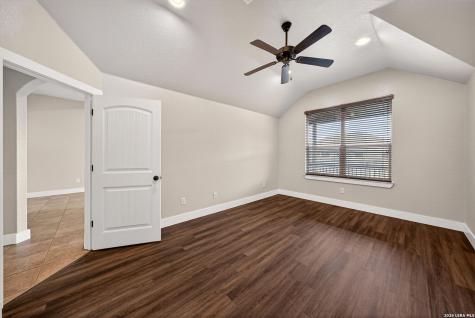 1835 Lost Trail Pleasanton TX 78064