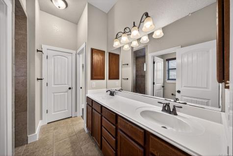 1835 Lost Trail Pleasanton TX 78064