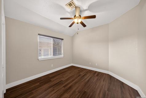 1835 Lost Trail Pleasanton TX 78064