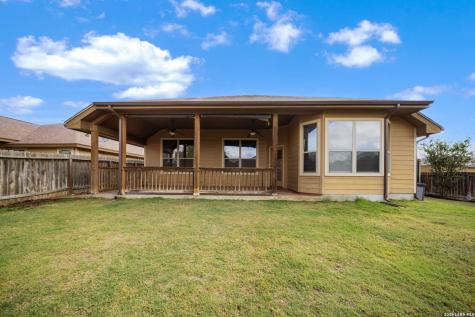 1835 Lost Trail Pleasanton TX 78064