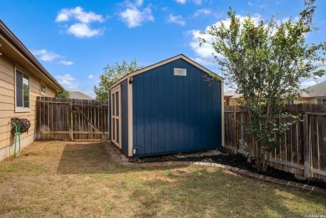1835 Lost Trail Pleasanton TX 78064