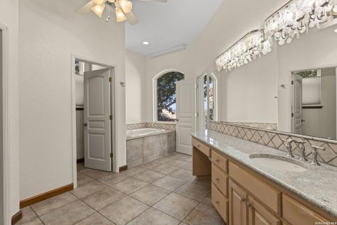 436 Paradise Point Boerne TX 78006
