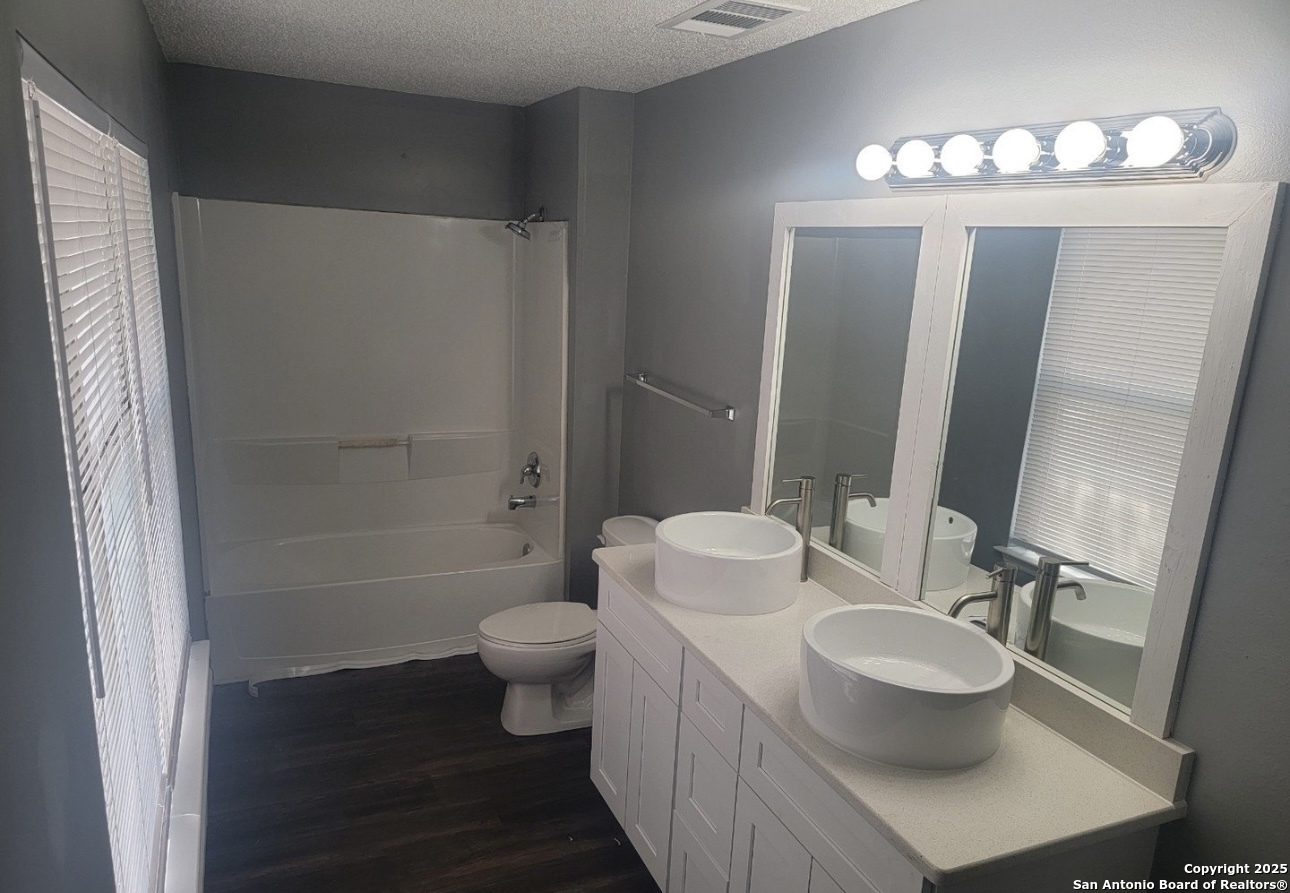 1127 Arrowhead San Antonio TX 78245