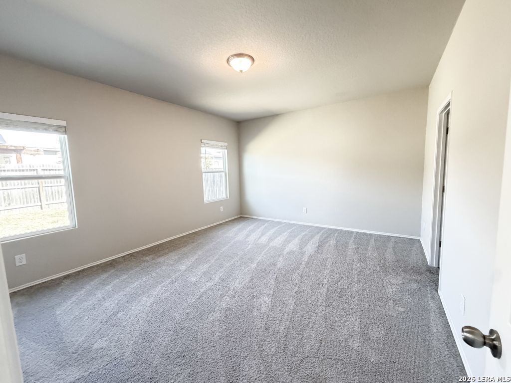 3215 Farm Oak San Antonio TX 78223