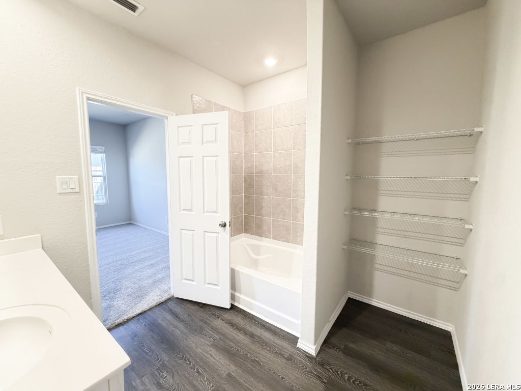 3215 Farm Oak San Antonio TX 78223
