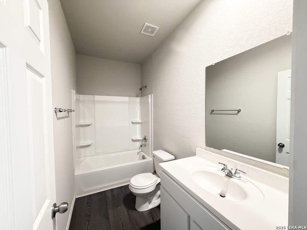 3215 Farm Oak San Antonio TX 78223