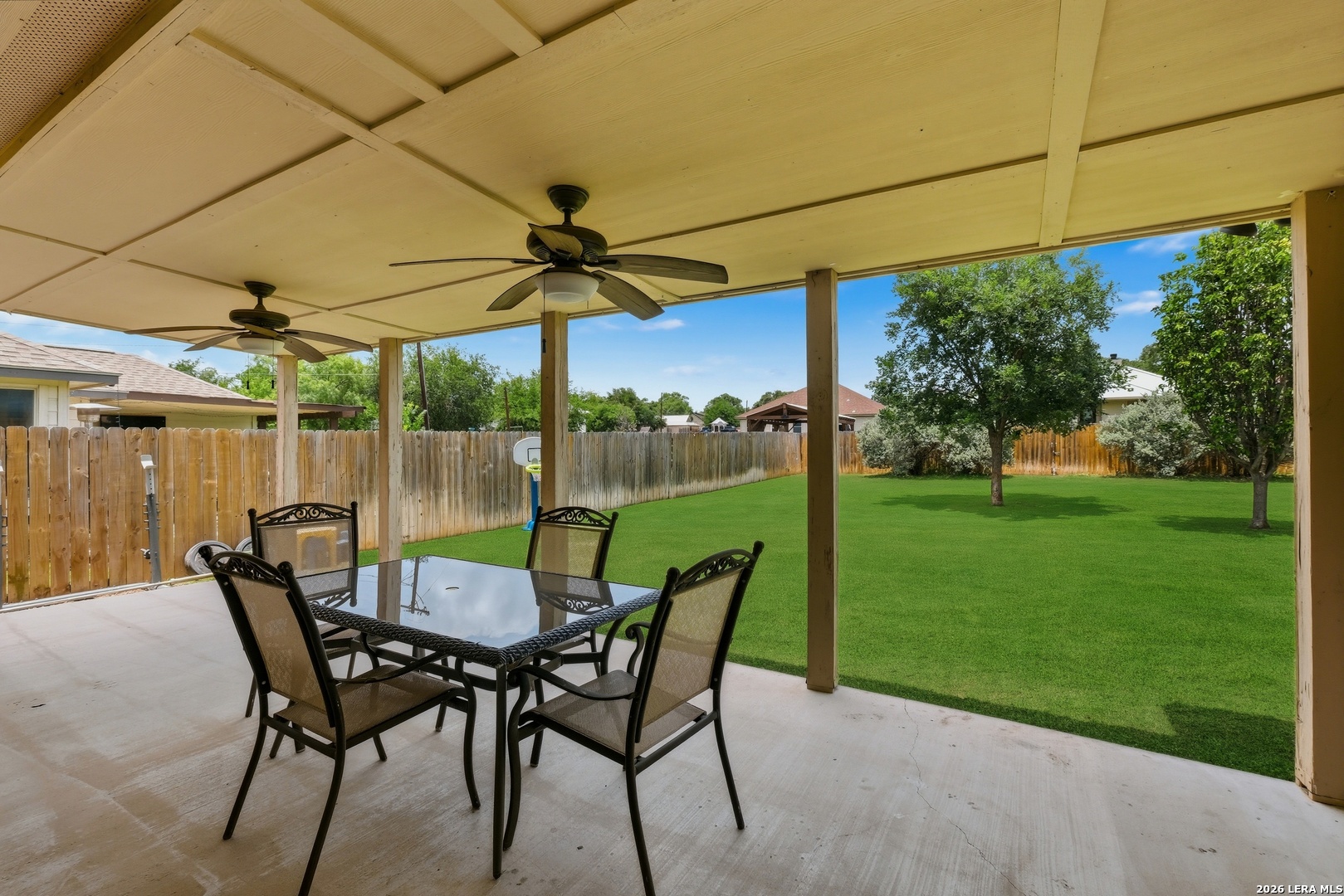 104 E 16th Street Hondo TX 78861