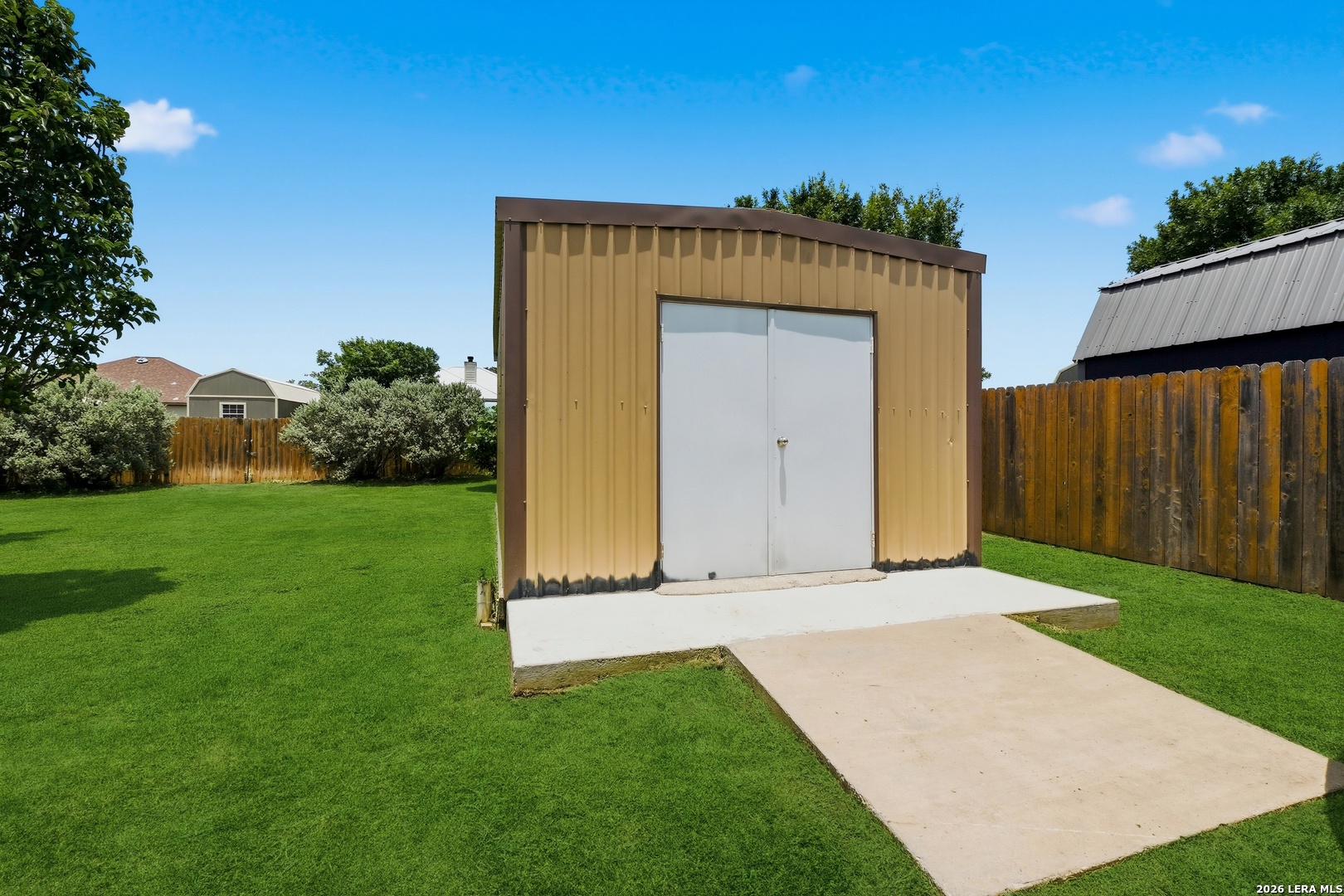 104 E 16th Street Hondo TX 78861