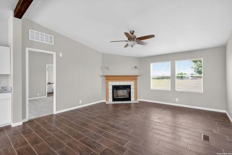 407 High Ridge Drive Seguin TX 78155