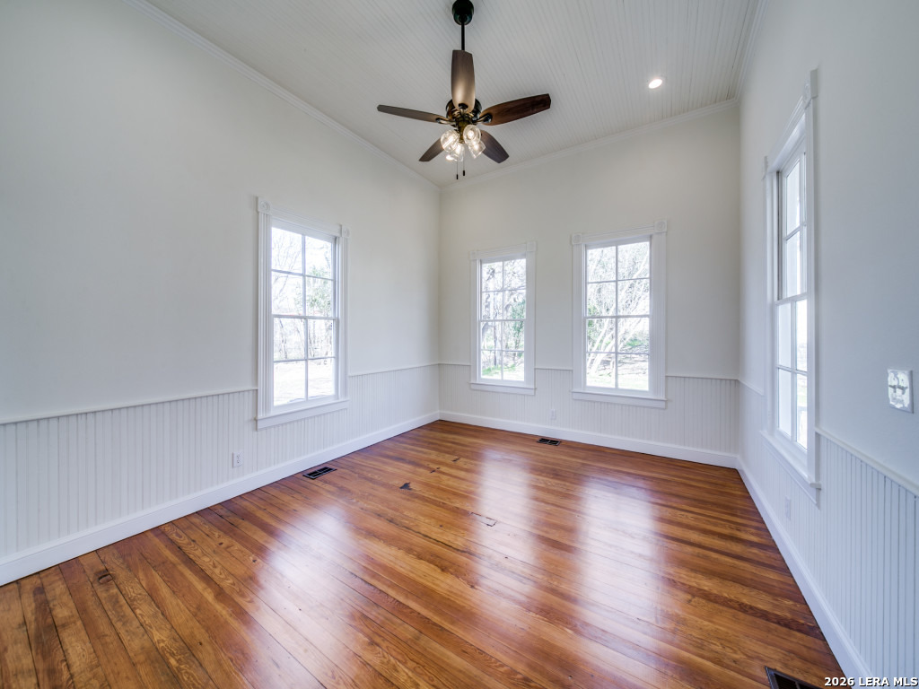 824 5a-2 High Street Comfort TX 78624
