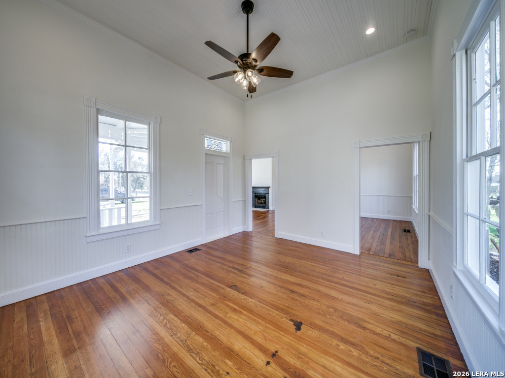 824 5a-2 High Street Comfort TX 78624