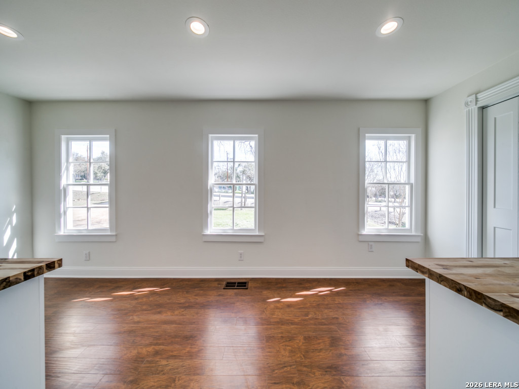 824 5a-2 High Street Comfort TX 78624