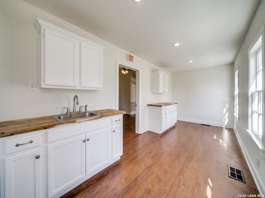 824 5a-2 High Street Comfort TX 78624