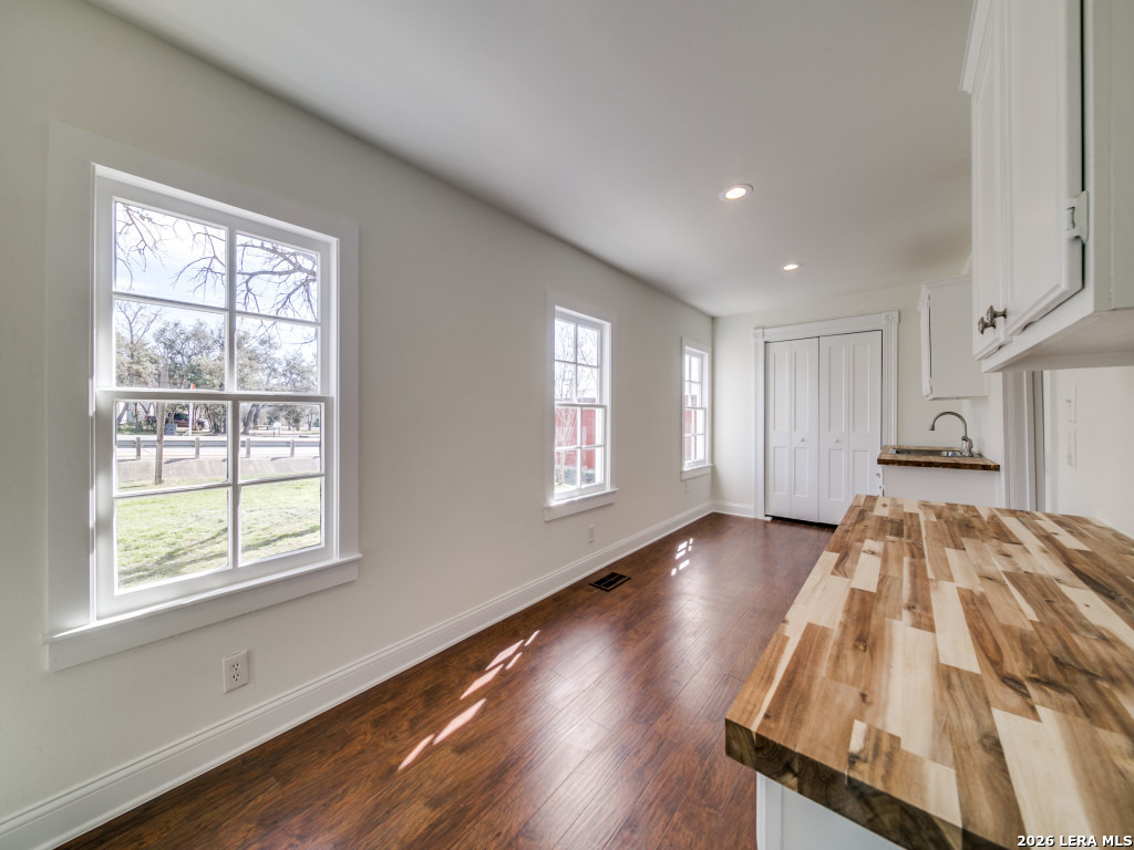 824 5a-2 High Street Comfort TX 78624