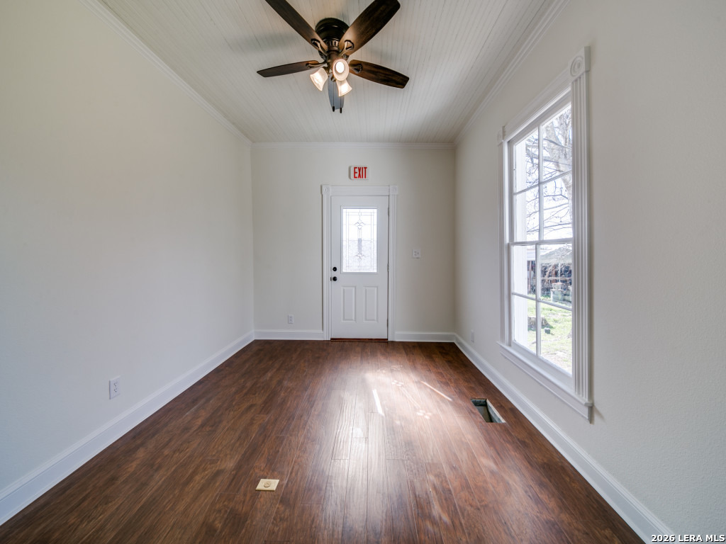 824 5a-2 High Street Comfort TX 78624