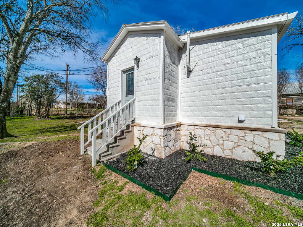 824 5a-2 High Street Comfort TX 78624