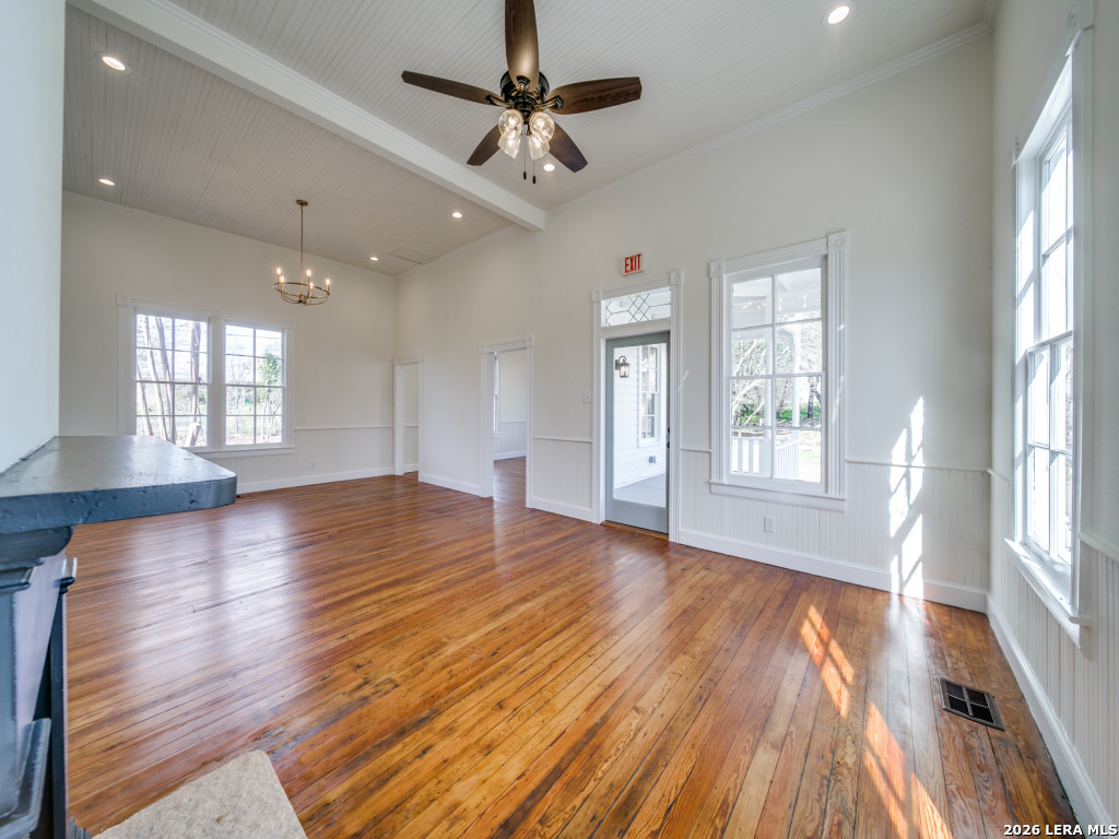 824 5a-2 High Street Comfort TX 78624