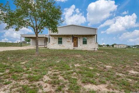 429 Quail Hollow Drive Adkins TX 78101