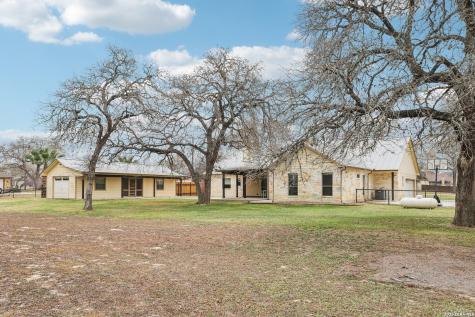 197 Vintage Ranch La Vernia TX 78121