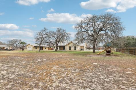 197 Vintage Ranch La Vernia TX 78121