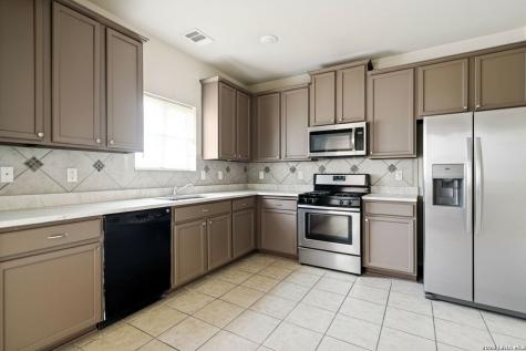 6718 Loma Secca San Antonio TX 78233
