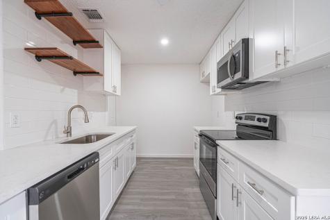 9131 Valley Ridge San Antonio TX 78250