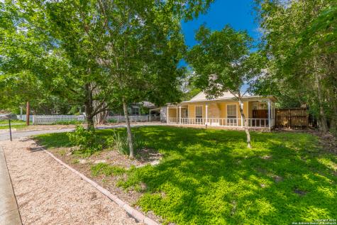 129 N Plant Avenue Boerne TX 78006