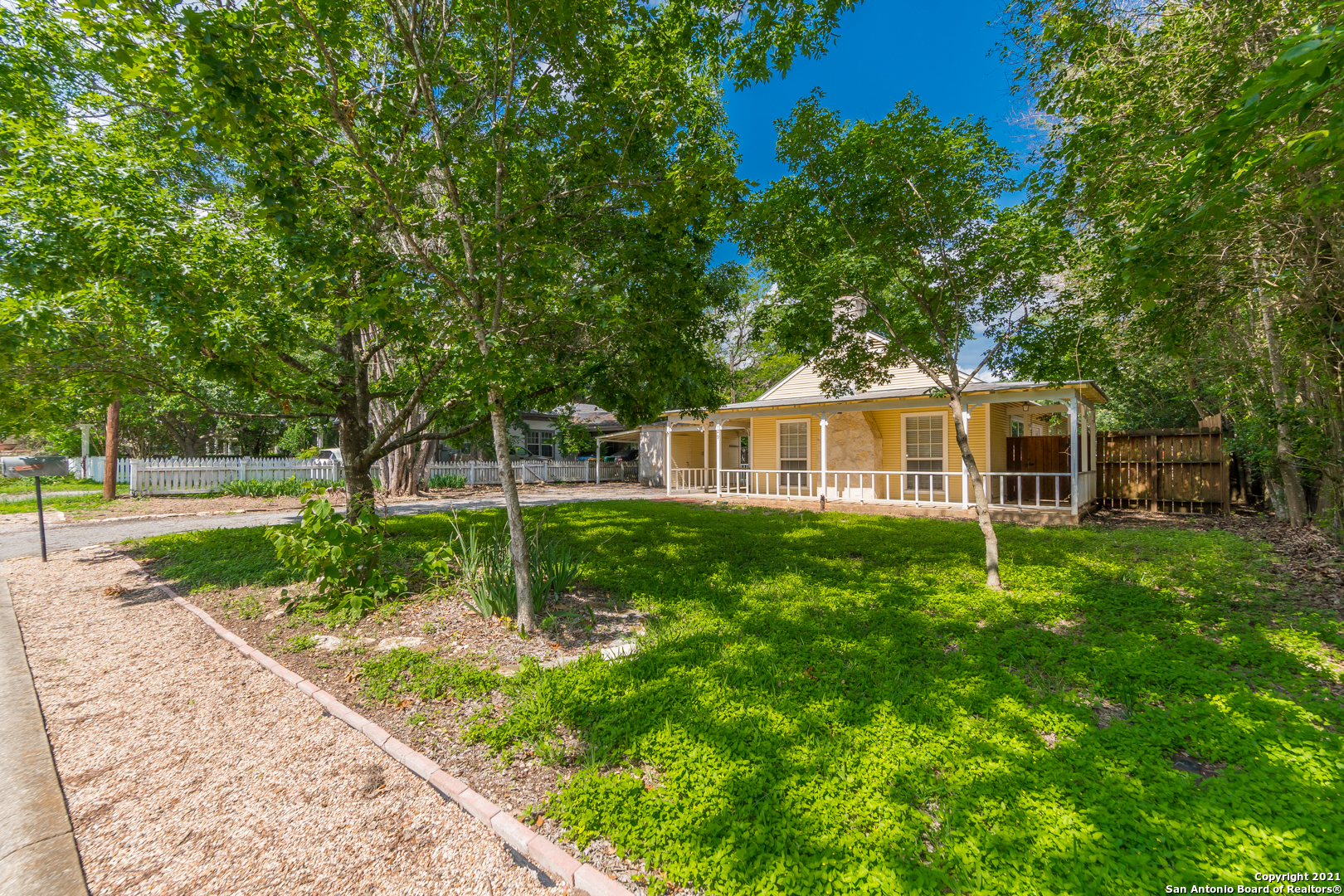 129 N Plant Avenue Boerne TX 78006