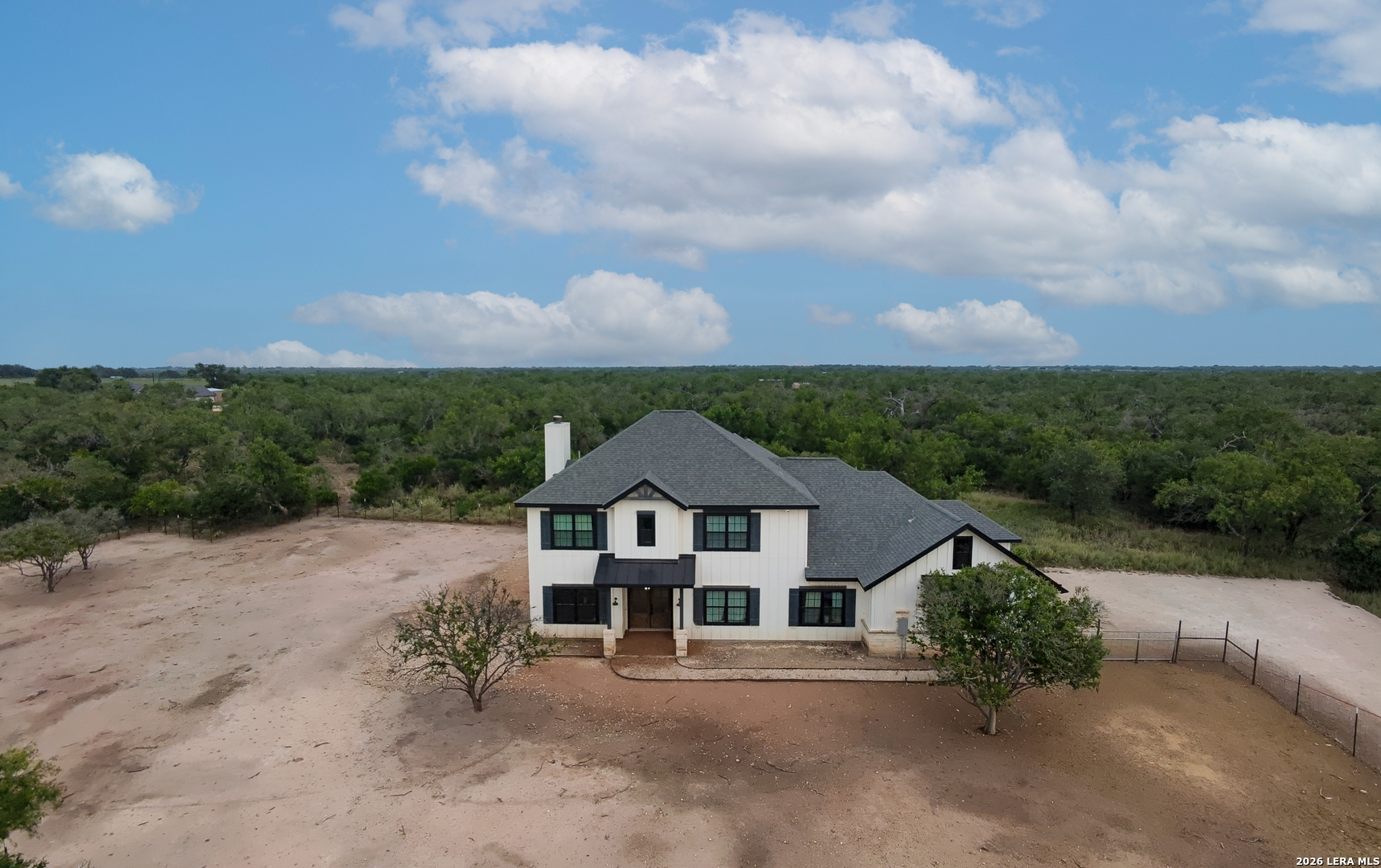 914 County Road 7718 Devine TX 78016
