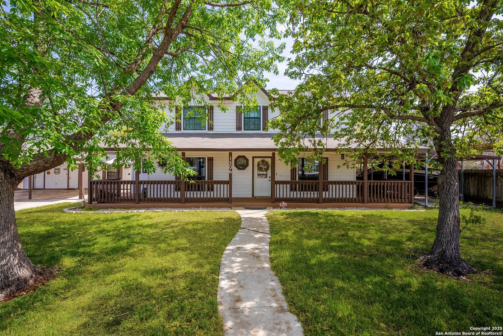 1506 D Street Floresville TX 78114