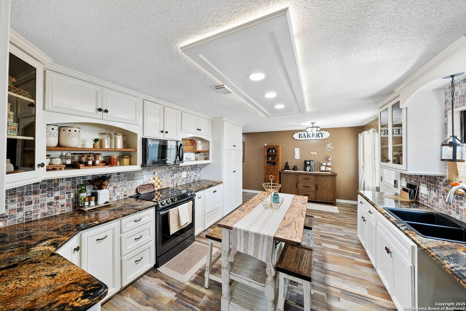 1506 D Street Floresville TX 78114