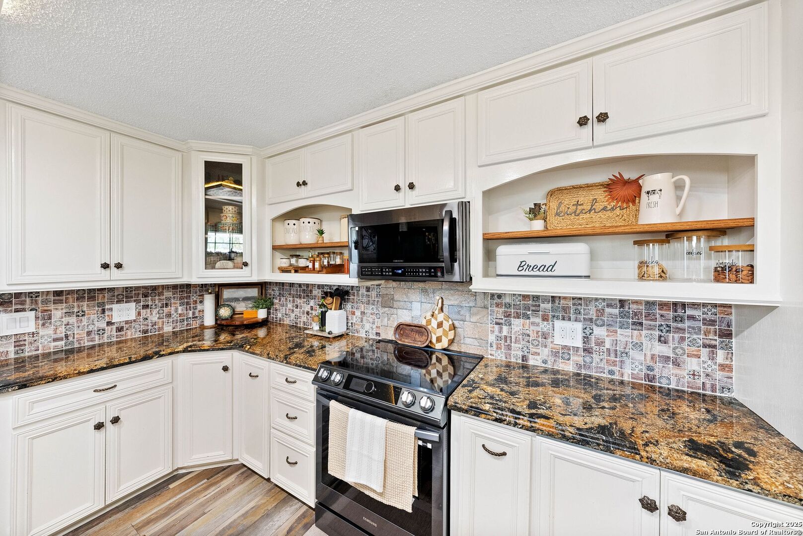 1506 D Street Floresville TX 78114