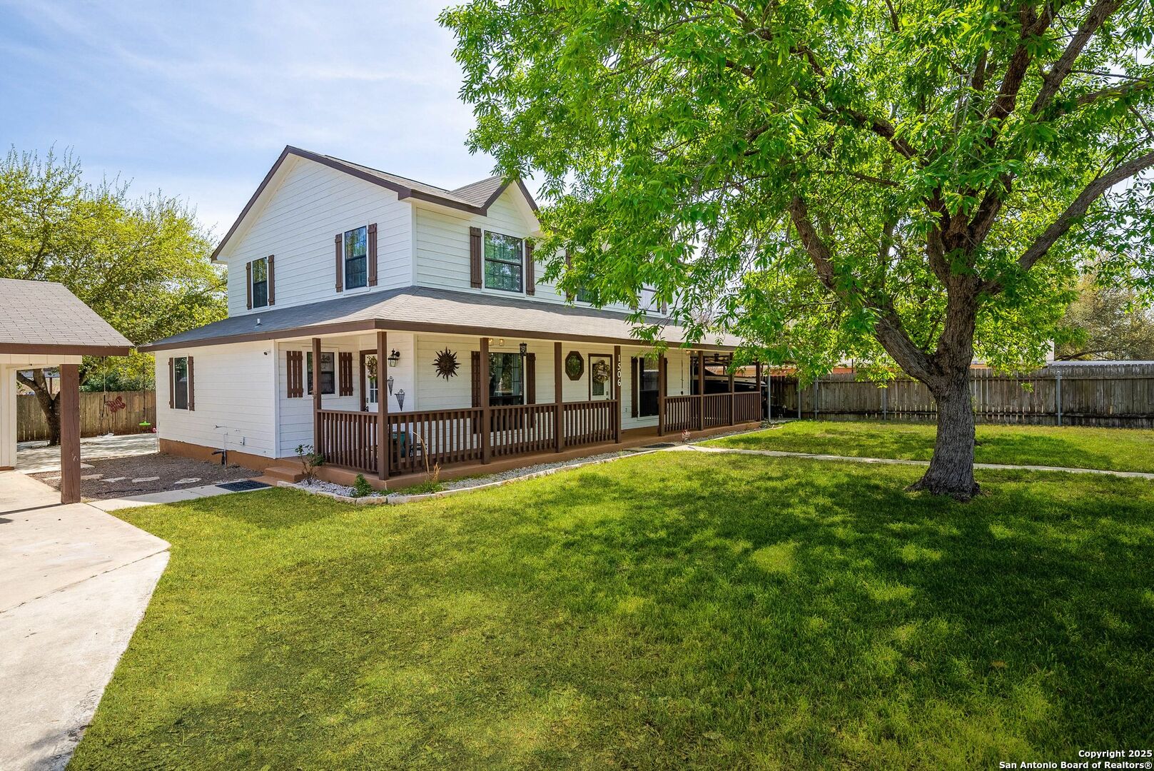 1506 D Street Floresville TX 78114