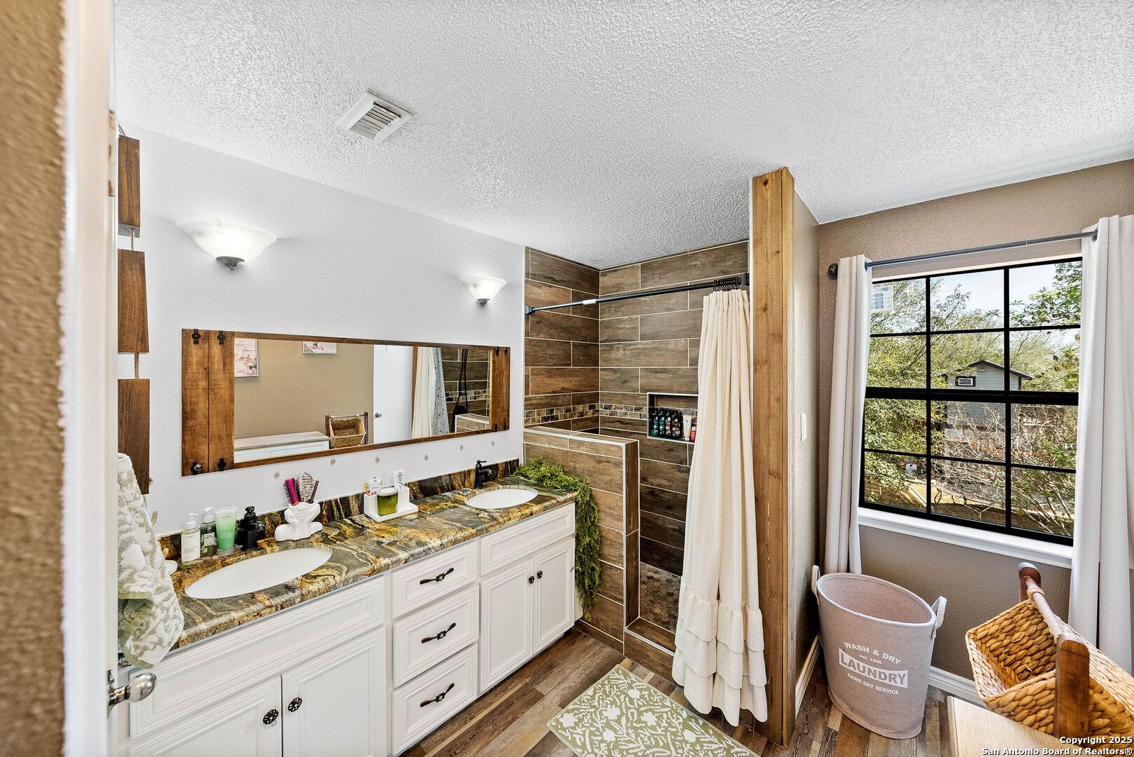 1506 D Street Floresville TX 78114