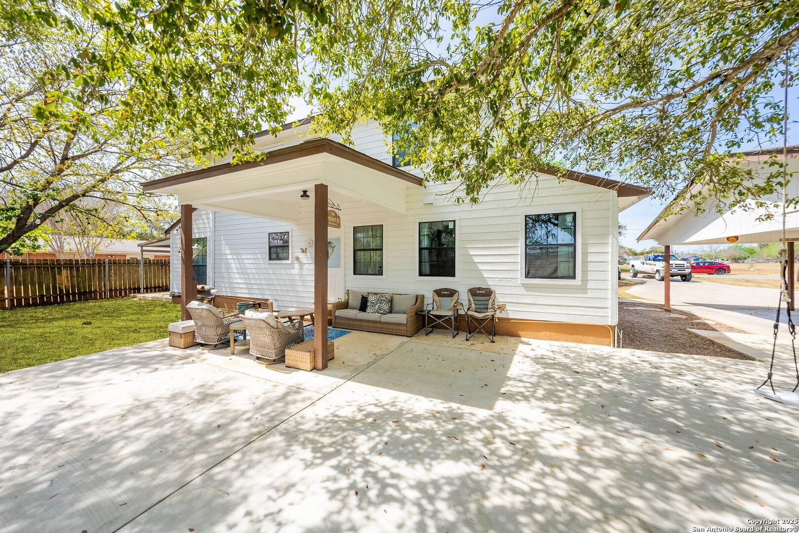 1506 D Street Floresville TX 78114