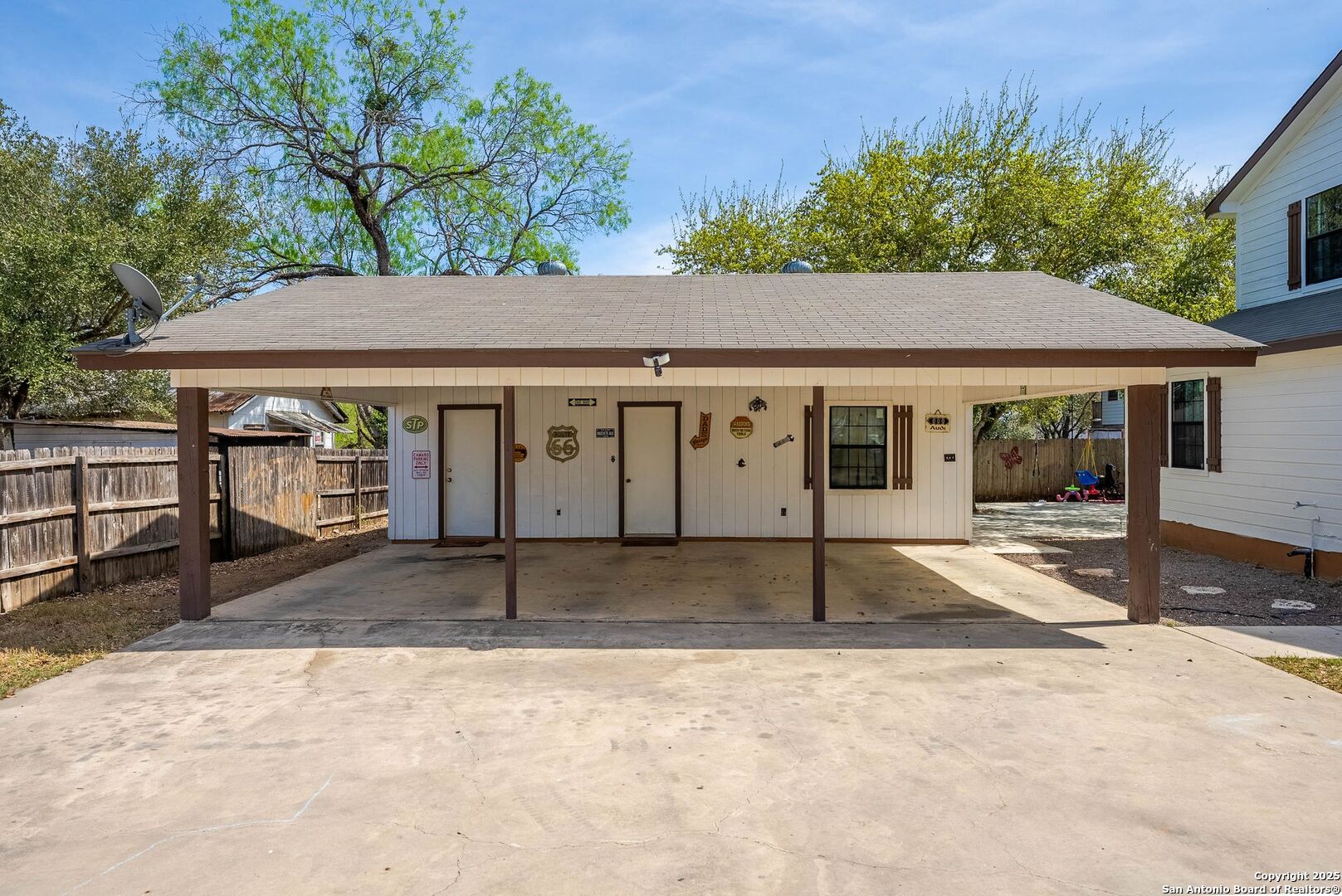1506 D Street Floresville TX 78114