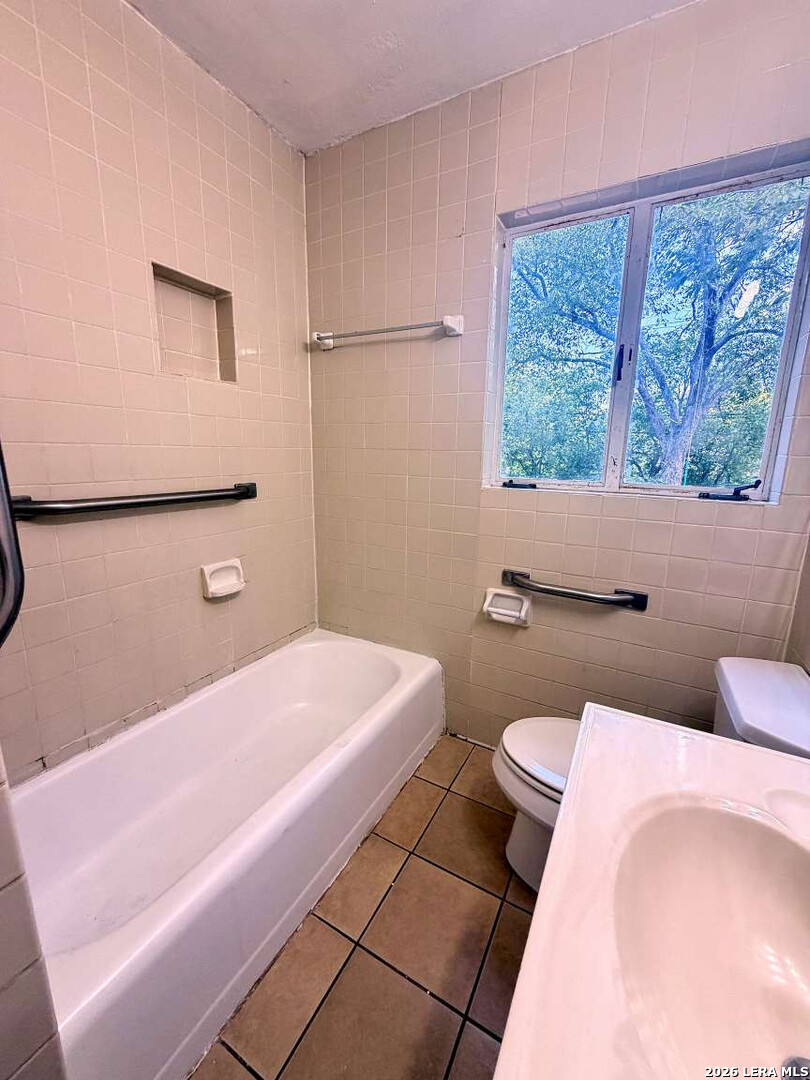 127 Cyril Drive San Antonio TX 78218