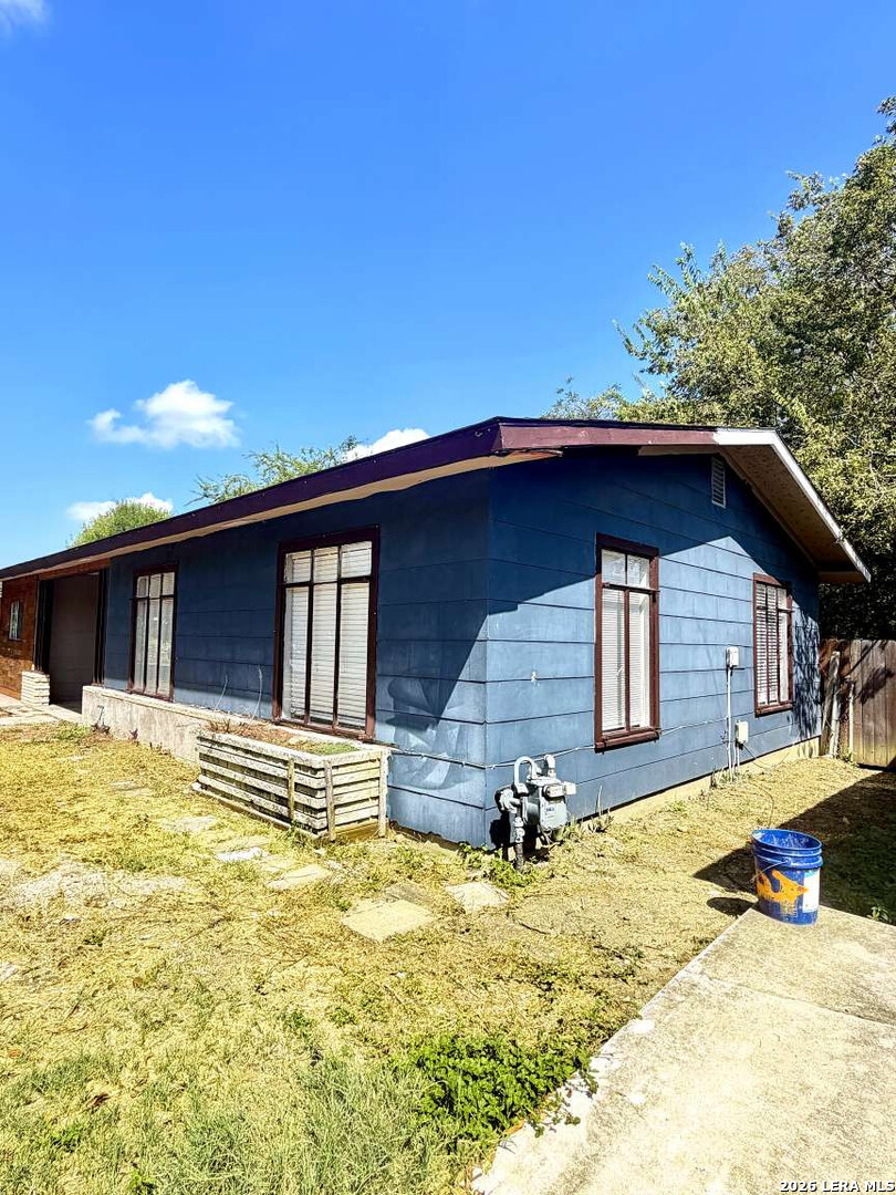 127 Cyril Drive San Antonio TX 78218