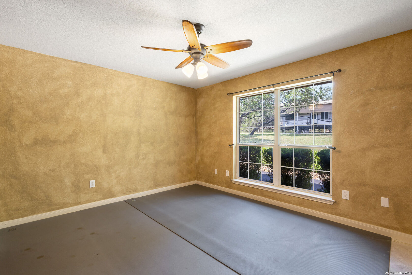 900 Charter Oak Canyon Lake TX 78133