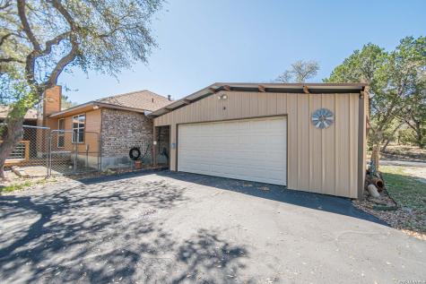 900 Charter Oak Canyon Lake TX 78133