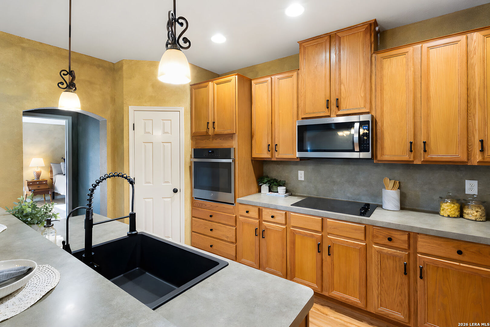 900 Charter Oak Canyon Lake TX 78133