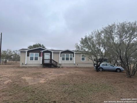 426 County Road 2755 Bigfoot TX 78005