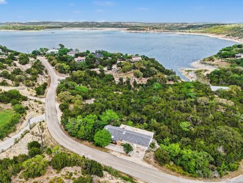 1820 Triple Peak Canyon Lake TX 78133