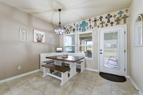 776 Crestview Floresville TX 78114